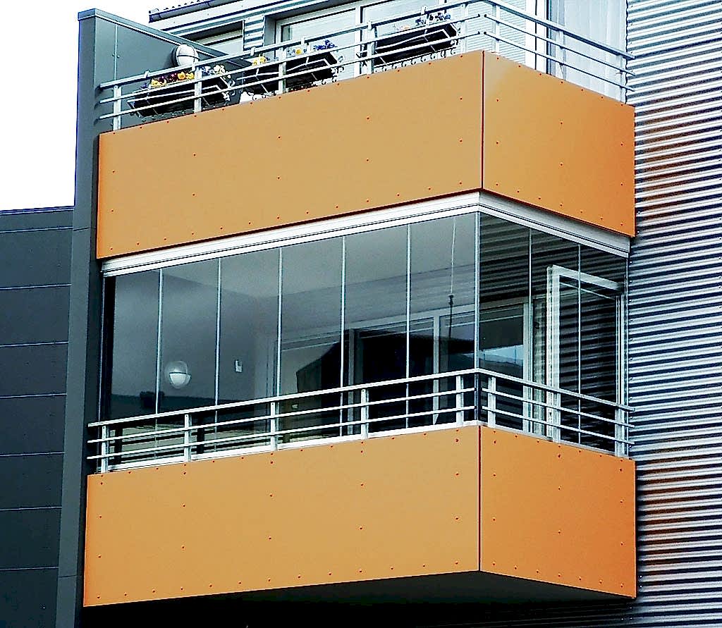 KATLANIR CAM BALKON