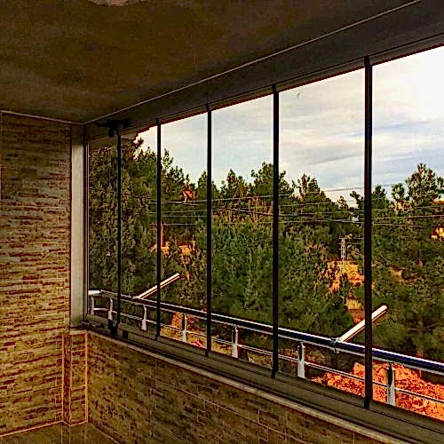 adana meka cam balkon